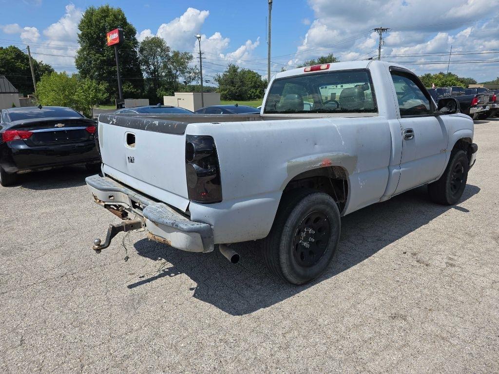 Chevrolet Silverado 1500 Reg Cab 119.0" WB 4WD Work Truck 2005