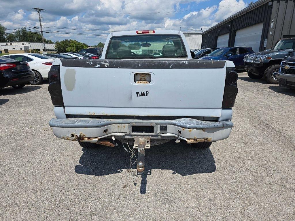 Chevrolet Silverado 1500 Reg Cab 119.0" WB 4WD Work Truck 2005