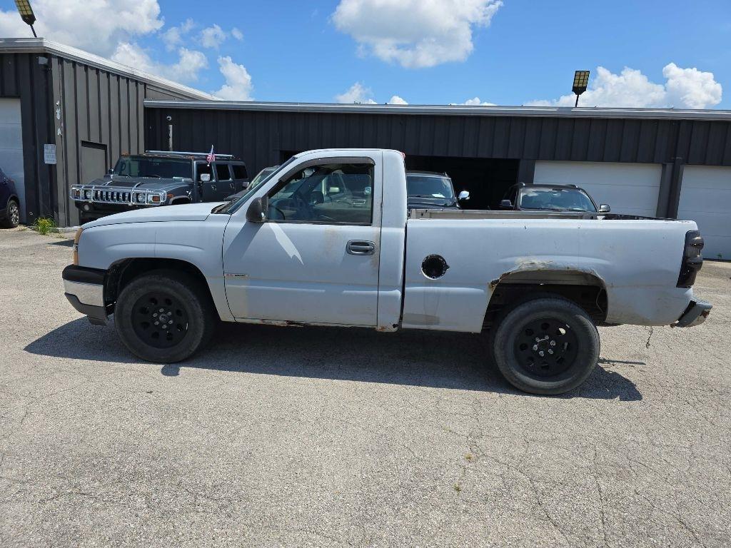 Chevrolet Silverado 1500 Reg Cab 119.0" WB 4WD Work Truck 2005
