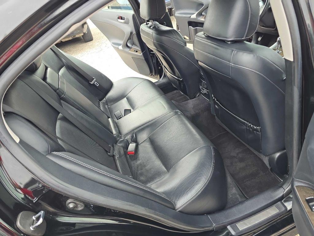 Lexus IS 250 4dr Sport Sdn Auto AWD 2011