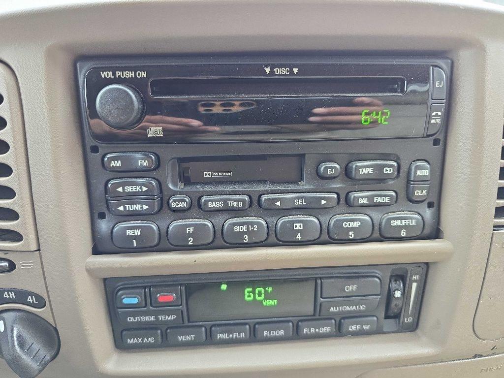 Ford F-150 SuperCrew 139" King Ranch 4WD 2003