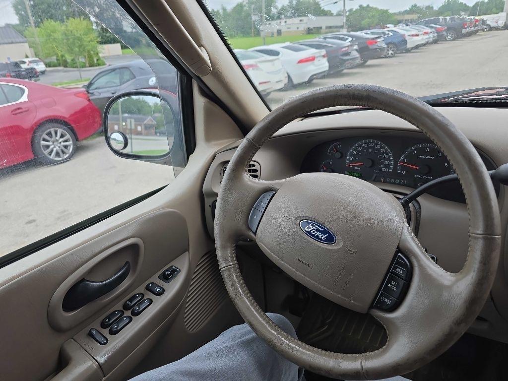 Ford F-150 SuperCrew 139" King Ranch 4WD 2003