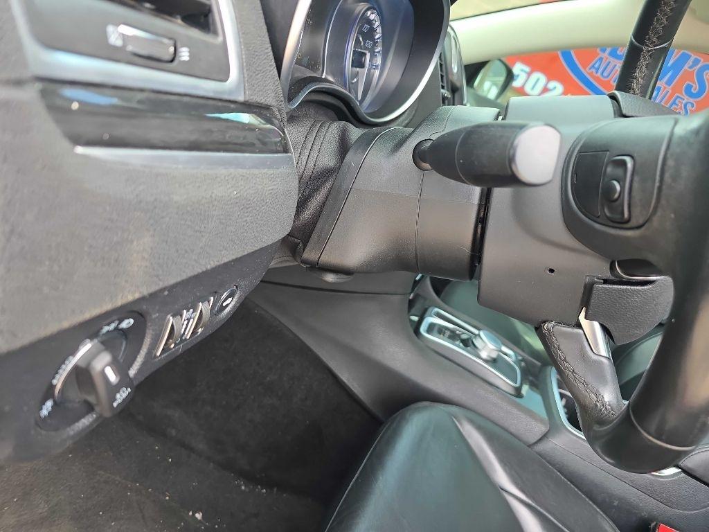 Chrysler 300 Limited AWD 2016