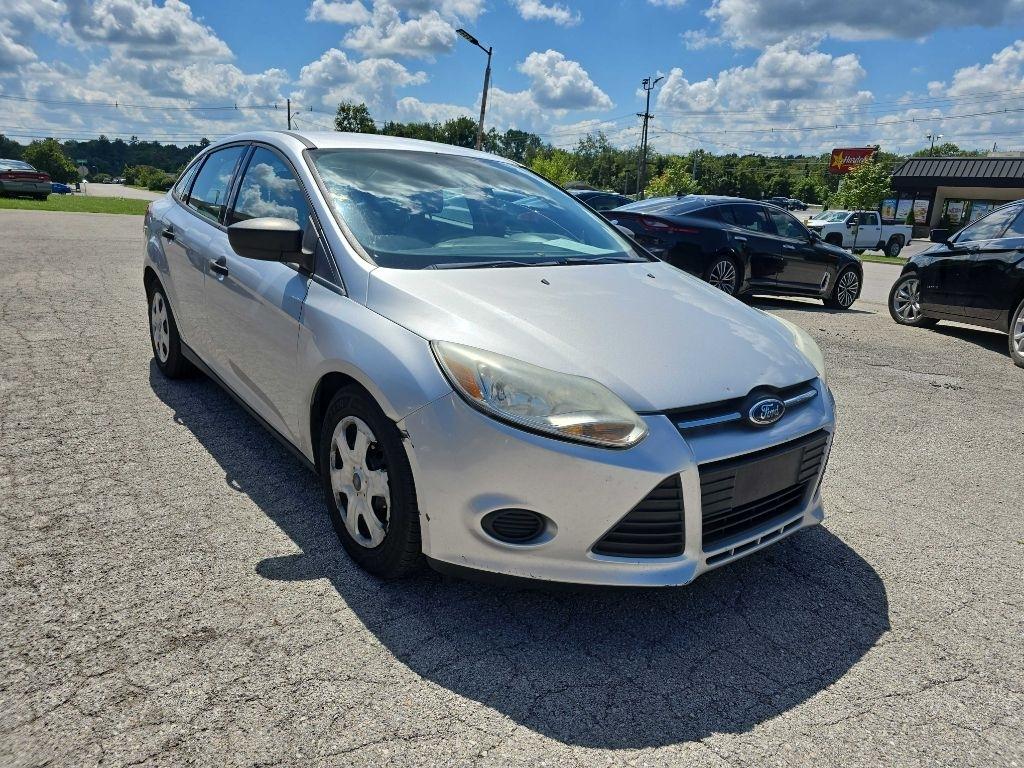Ford Focus 4dr Sdn S 2012