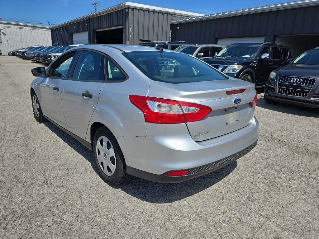 Ford Focus 4dr Sdn S 2012
