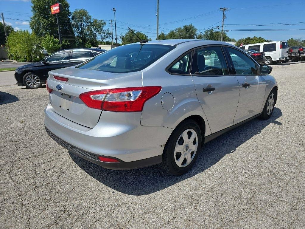 Ford Focus 4dr Sdn S 2012