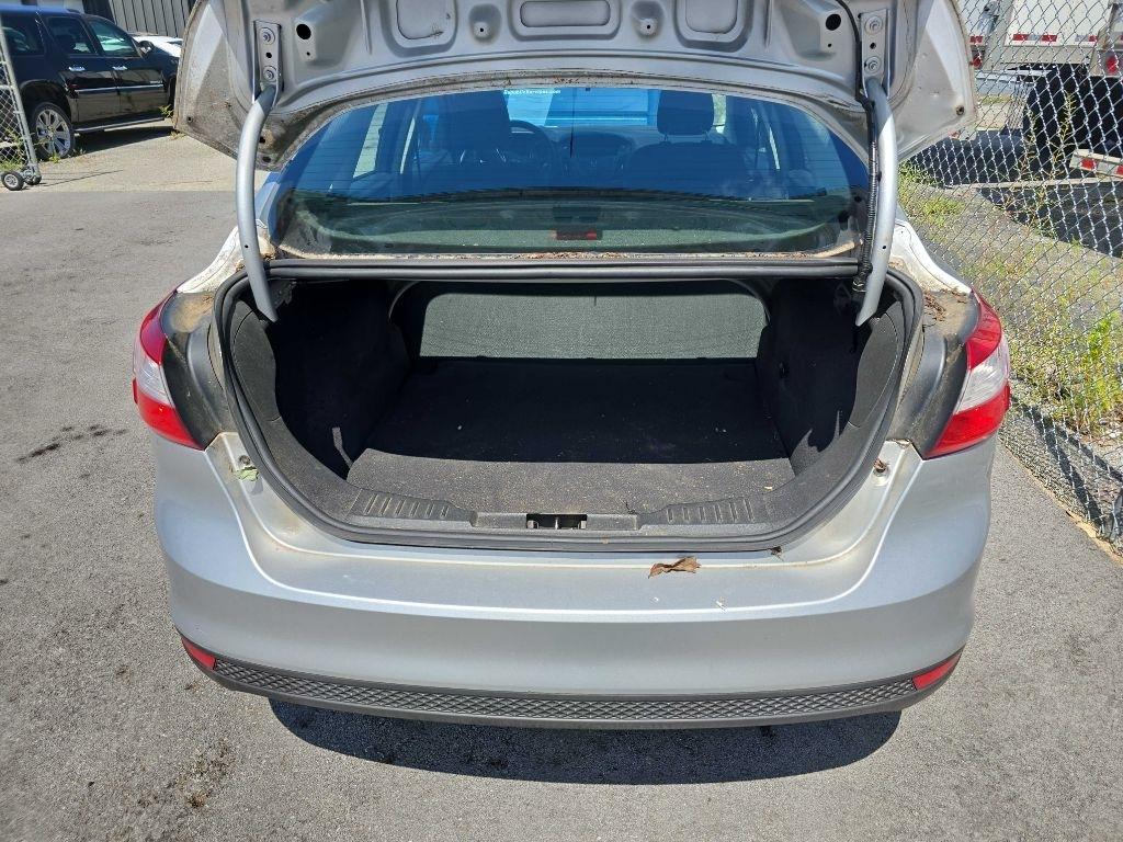 Ford Focus 4dr Sdn S 2012