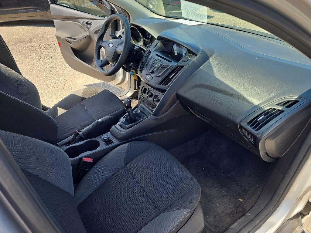 Ford Focus 4dr Sdn S 2012