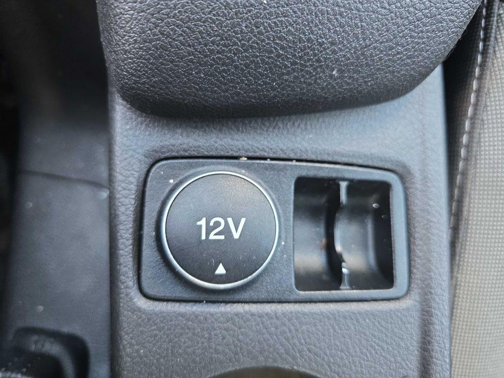 Ford Focus 4dr Sdn S 2012