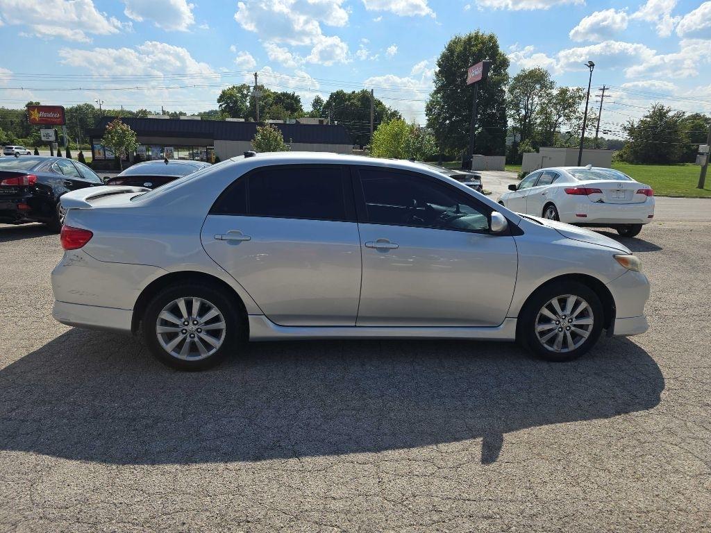 Toyota Corolla  2010