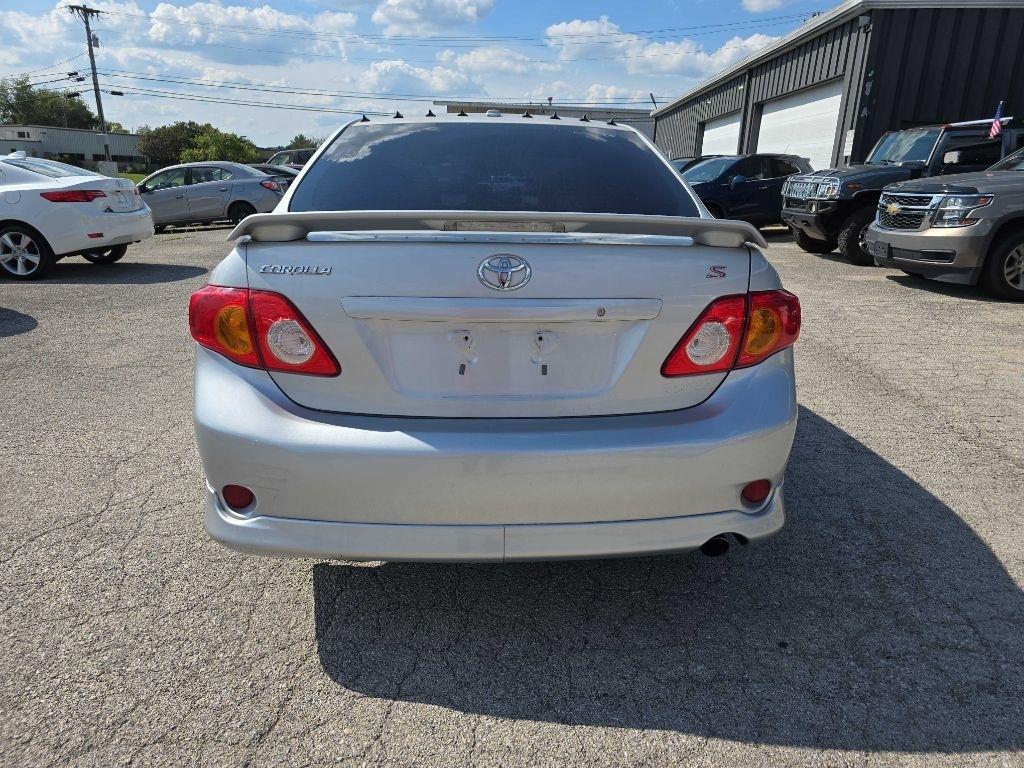 Toyota Corolla  2010