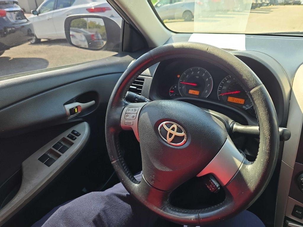 Toyota Corolla  2010