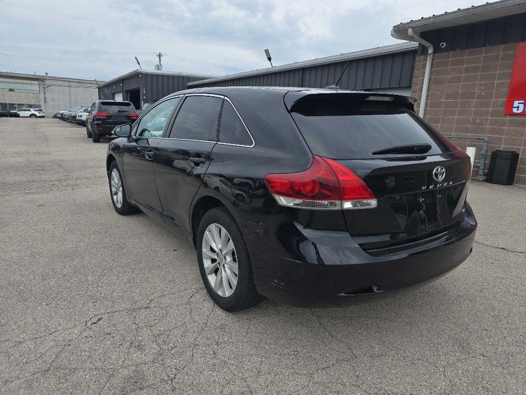 Toyota Venza LE I4 FWD 2013