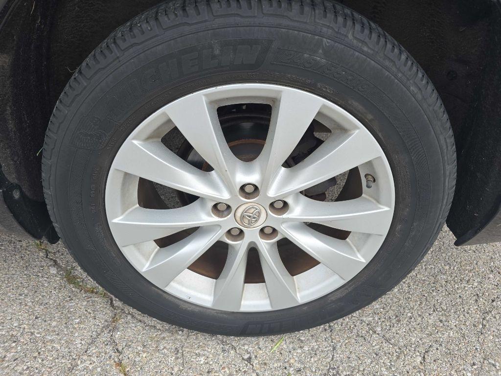 Toyota Venza LE I4 FWD 2013