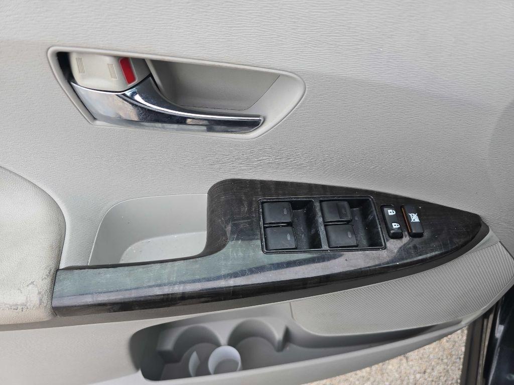 Toyota Venza LE I4 FWD 2013