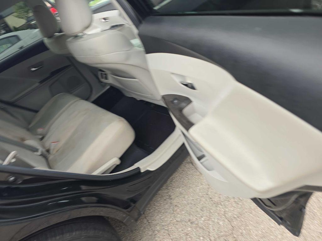 Toyota Venza LE I4 FWD 2013