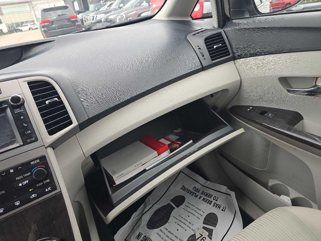 Toyota Venza LE I4 FWD 2013