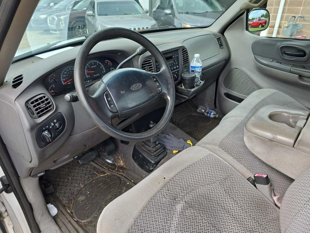 Ford F-150 Reg Cab 139" 4WD XLT 1999