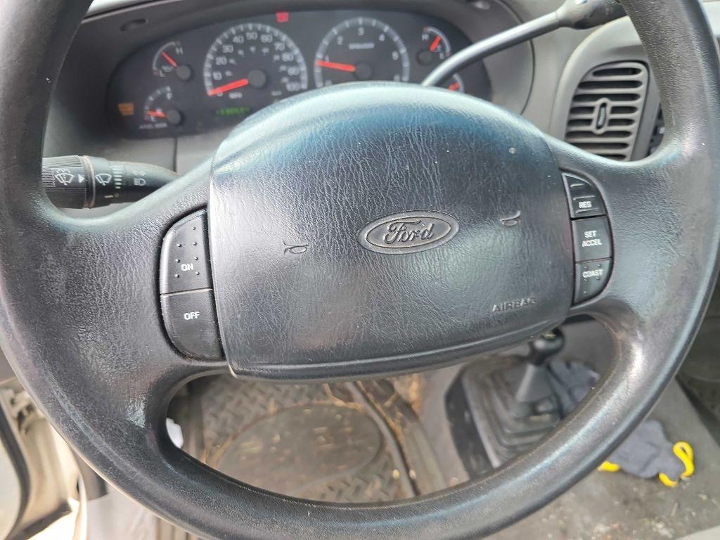 Ford F-150 Reg Cab 139" 4WD XLT 1999
