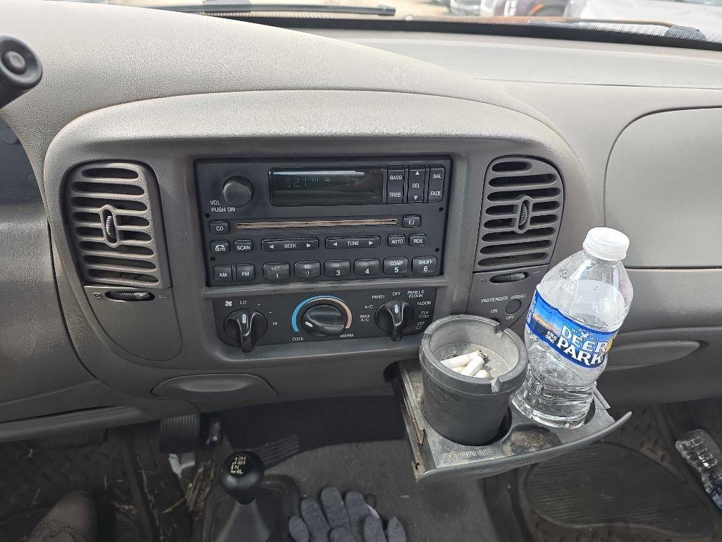 Ford F-150 Reg Cab 139" 4WD XLT 1999