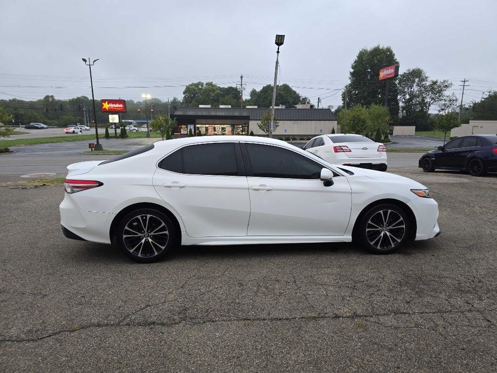 Toyota Camry XLE Auto (Natl) 2018