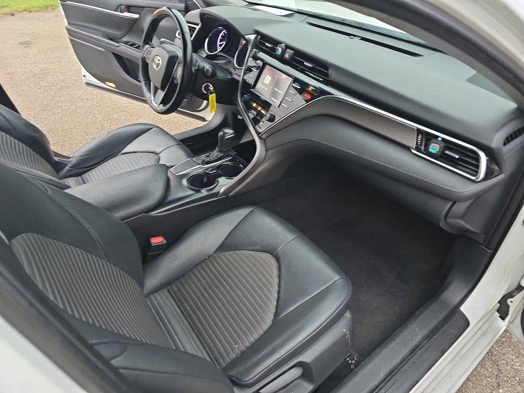 Toyota Camry XLE Auto (Natl) 2018