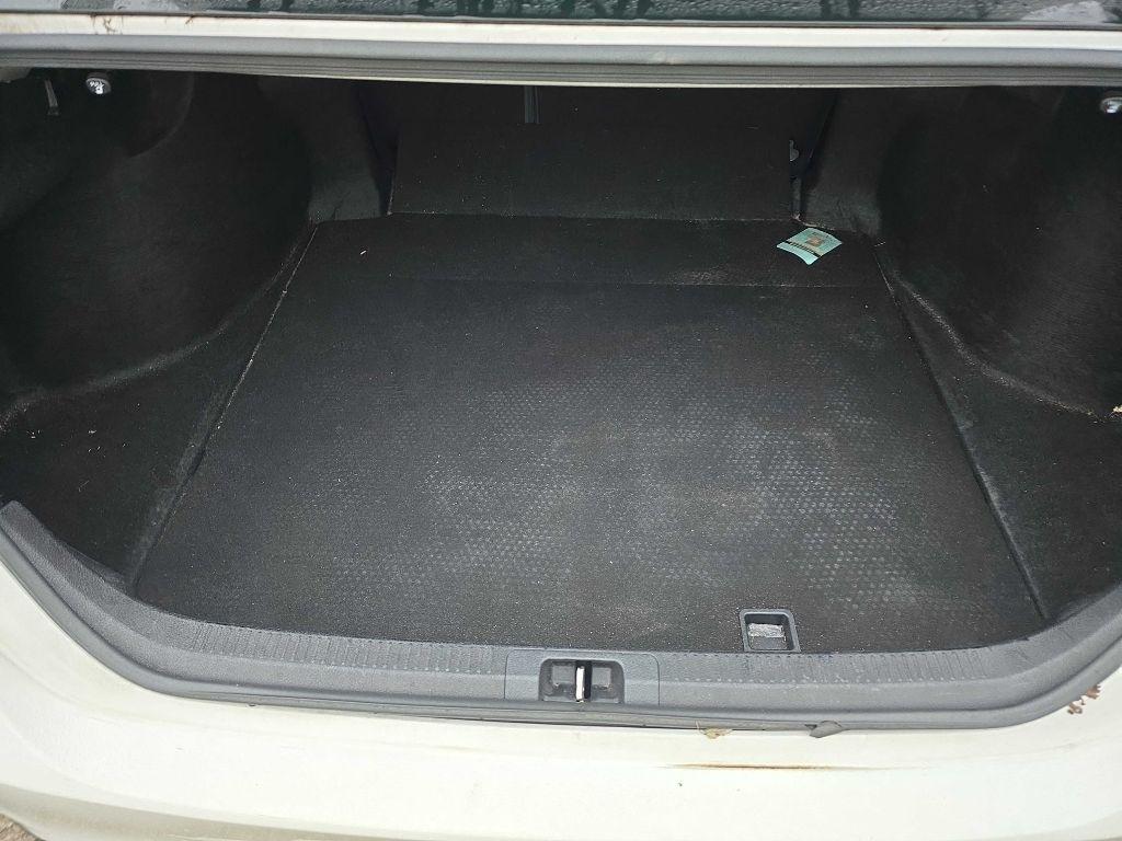 Toyota Camry XLE Auto (Natl) 2018