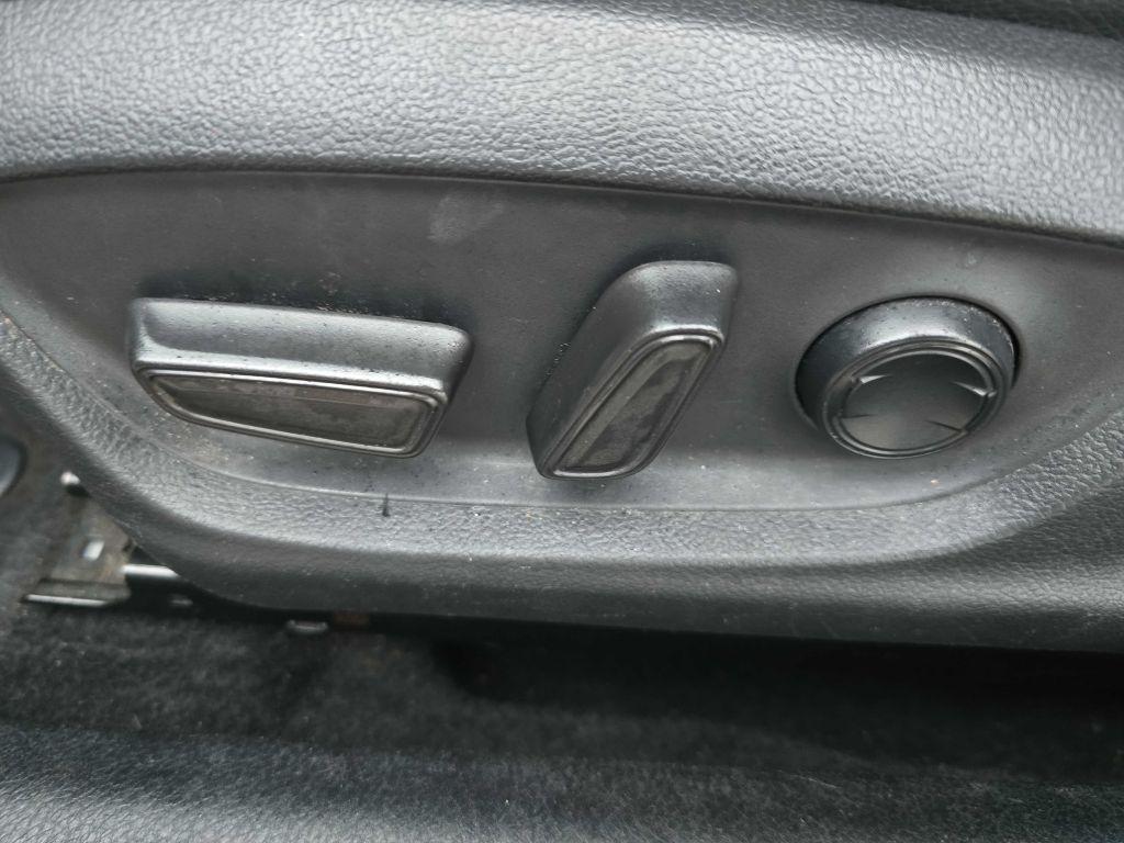 Toyota Camry XLE Auto (Natl) 2018