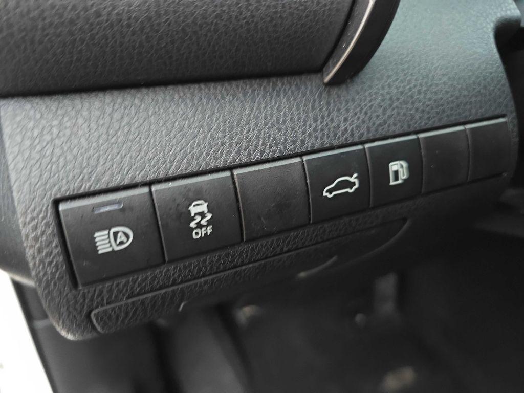 Toyota Camry XLE Auto (Natl) 2018