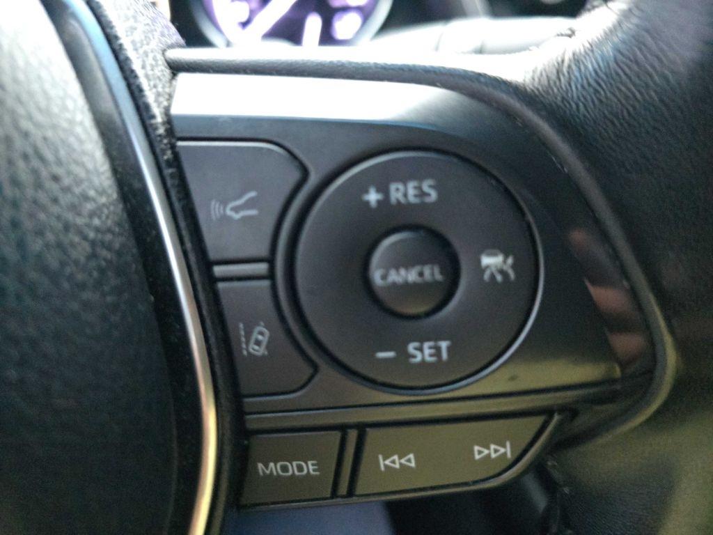 Toyota Camry XLE Auto (Natl) 2018