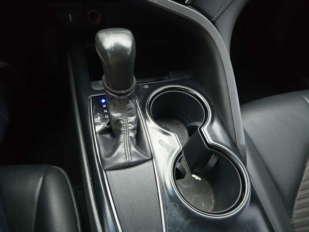 Toyota Camry XLE Auto (Natl) 2018