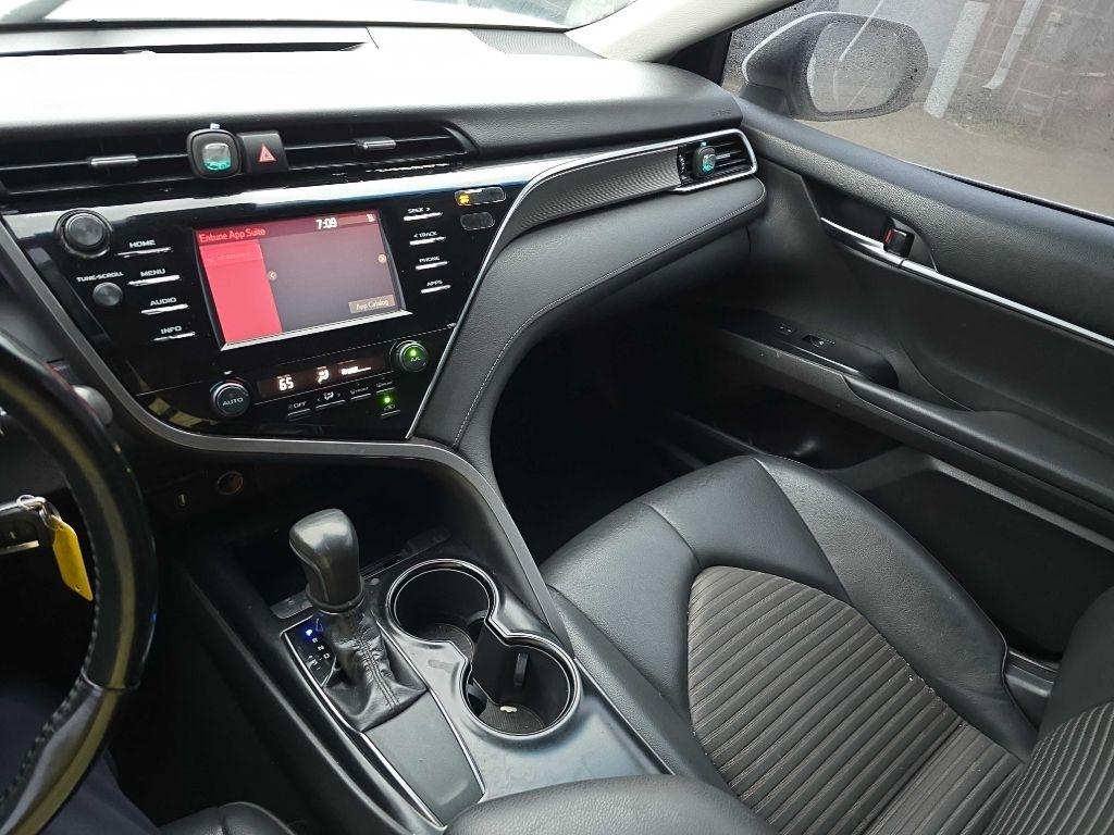 Toyota Camry XLE Auto (Natl) 2018