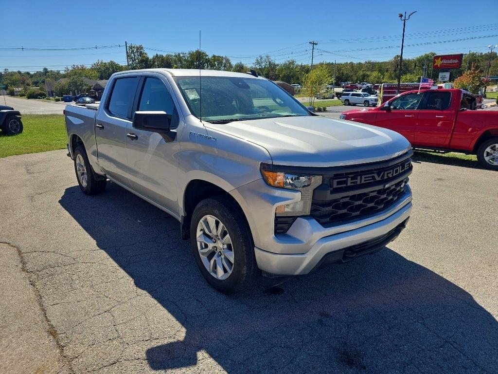 Chevrolet Silverado 1500 4WD Crew Cab 147" Custom 2022