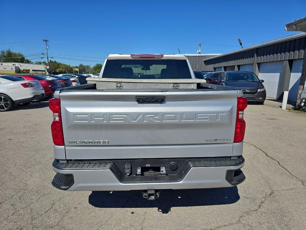Chevrolet Silverado 1500 4WD Crew Cab 147" Custom 2022