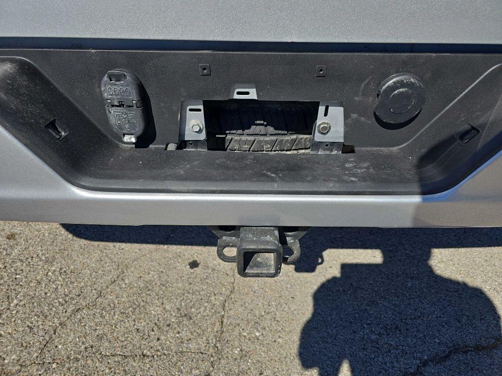 Chevrolet Silverado 1500 4WD Crew Cab 147" Custom 2022