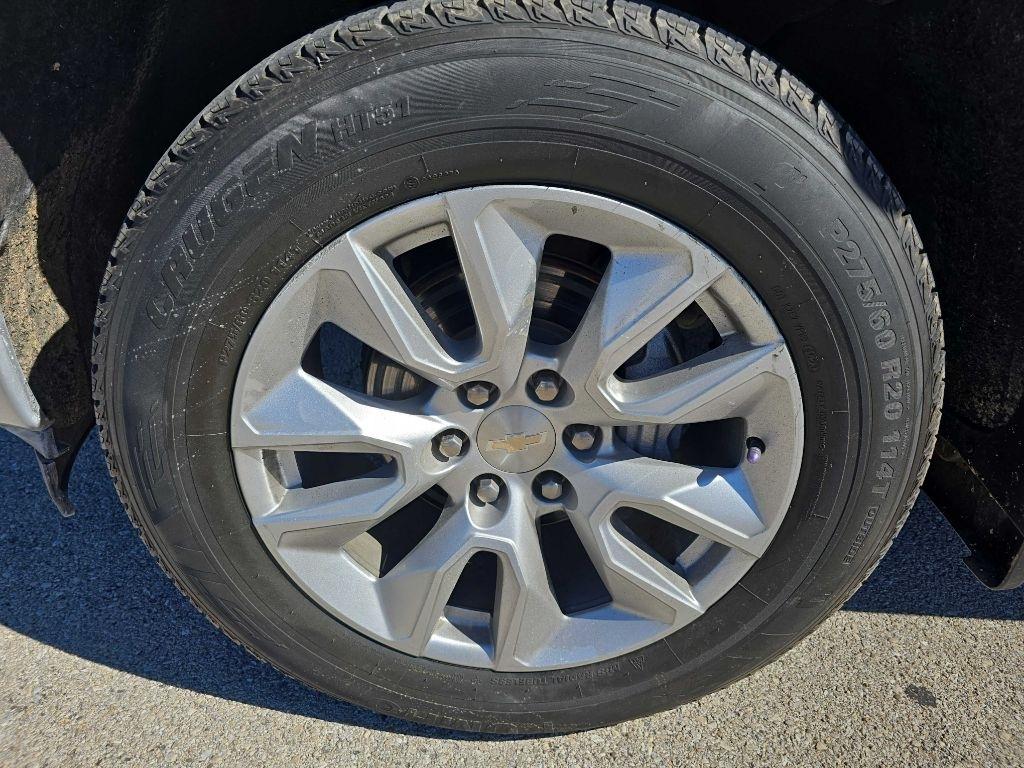 Chevrolet Silverado 1500 4WD Crew Cab 147" Custom 2022