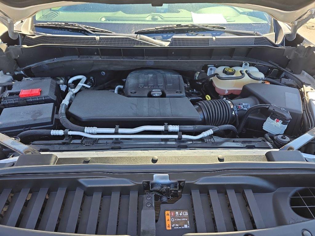 Chevrolet Silverado 1500 4WD Crew Cab 147" Custom 2022