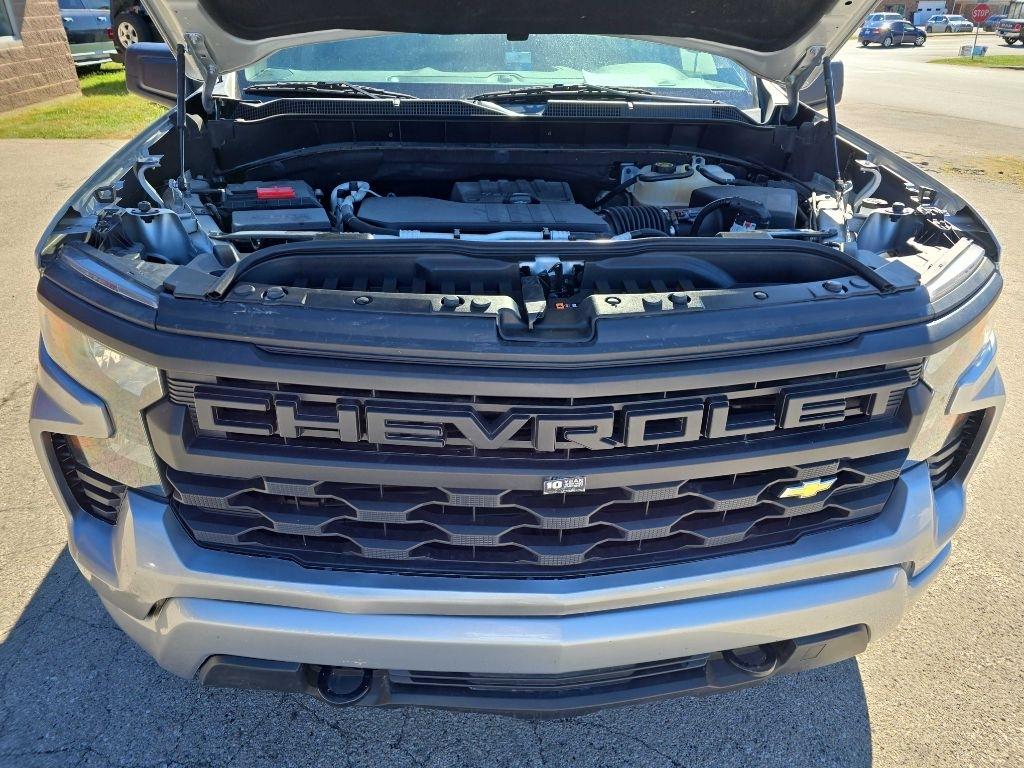Chevrolet Silverado 1500 4WD Crew Cab 147" Custom 2022