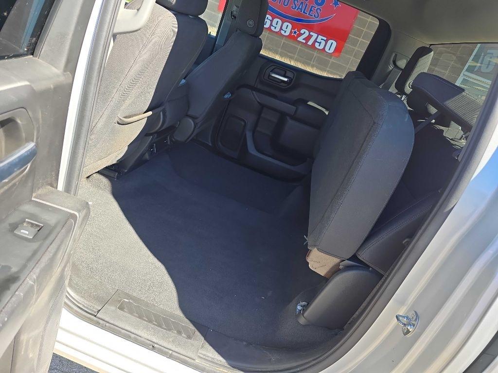 Chevrolet Silverado 1500 4WD Crew Cab 147" Custom 2022