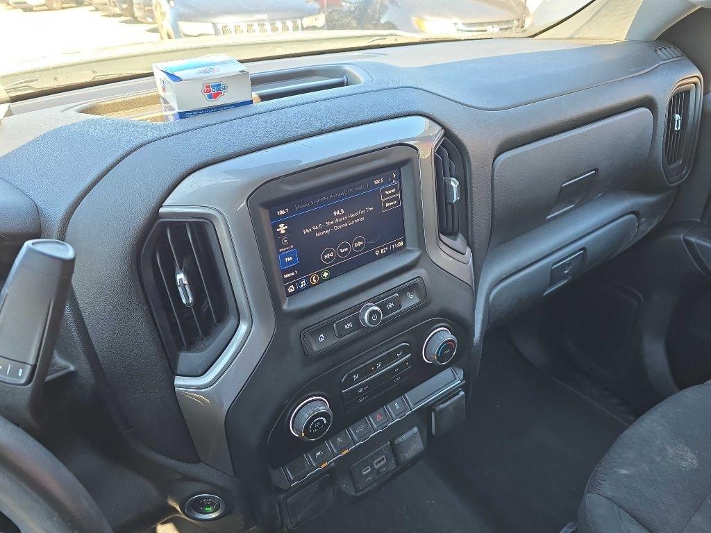 Chevrolet Silverado 1500 4WD Crew Cab 147" Custom 2022