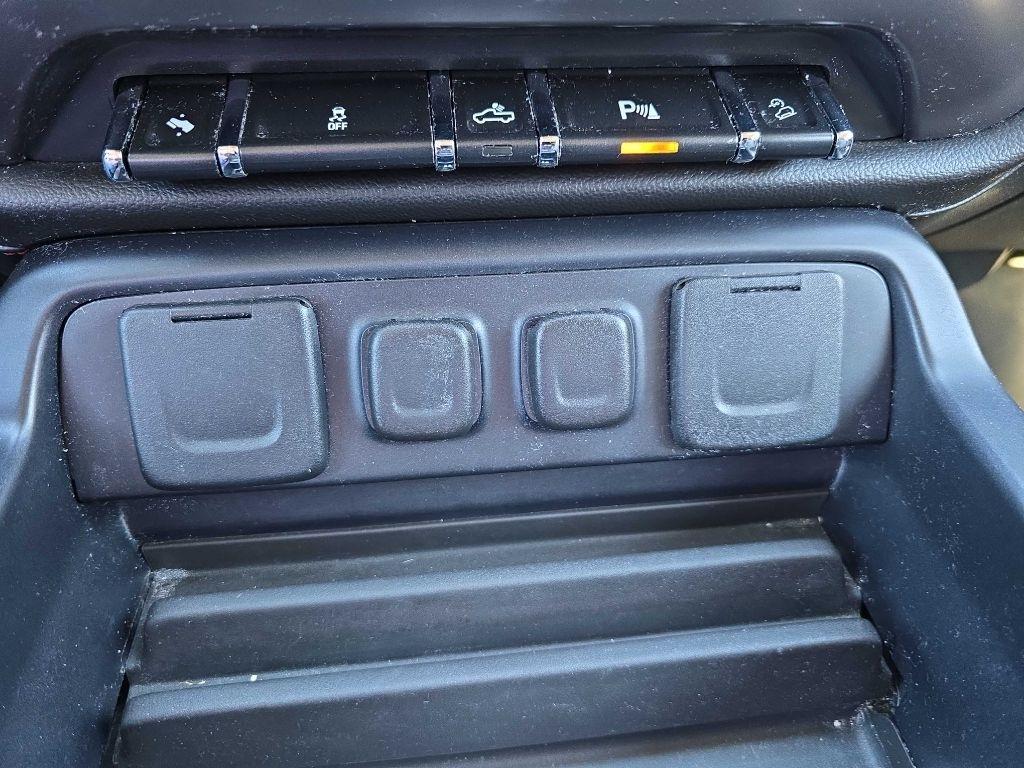 GMC Sierra 1500 4WD Crew Cab 143.5" SLT 2014