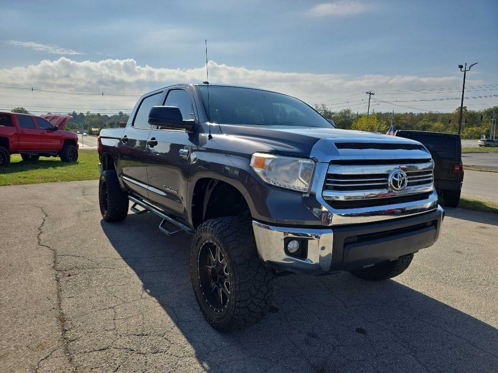 Toyota Tundra 4WD  2017
