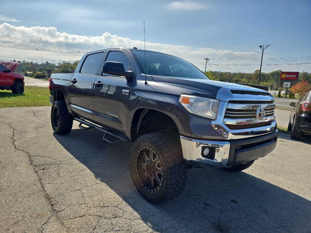 Toyota Tundra 4WD  2017