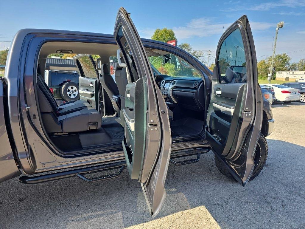 Toyota Tundra 4WD  2017