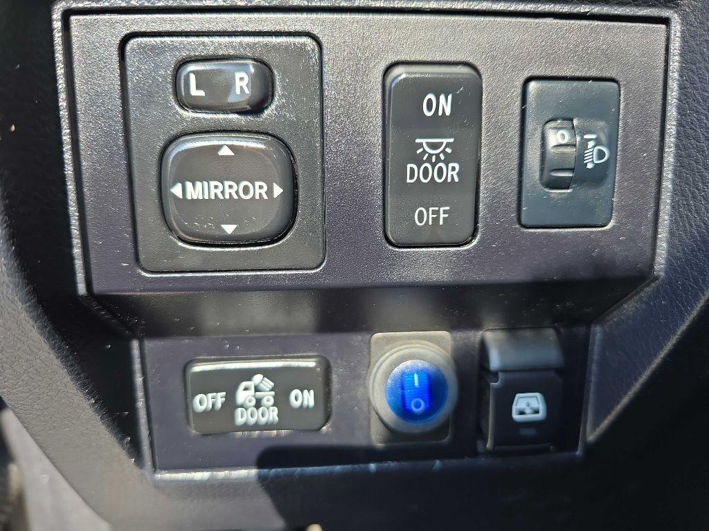 Toyota Tundra 4WD  2017