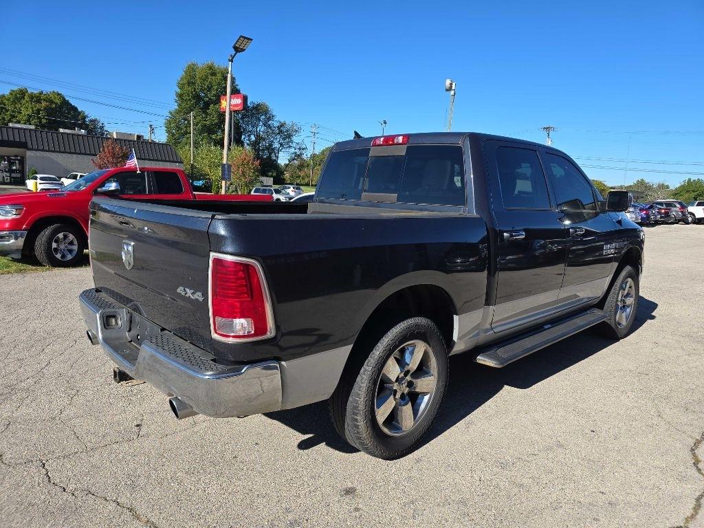 RAM 1500 4WD Crew Cab 140.5" Laramie 2016