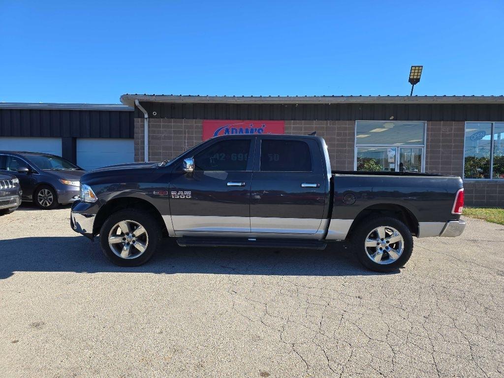RAM 1500 4WD Crew Cab 140.5" Laramie 2016
