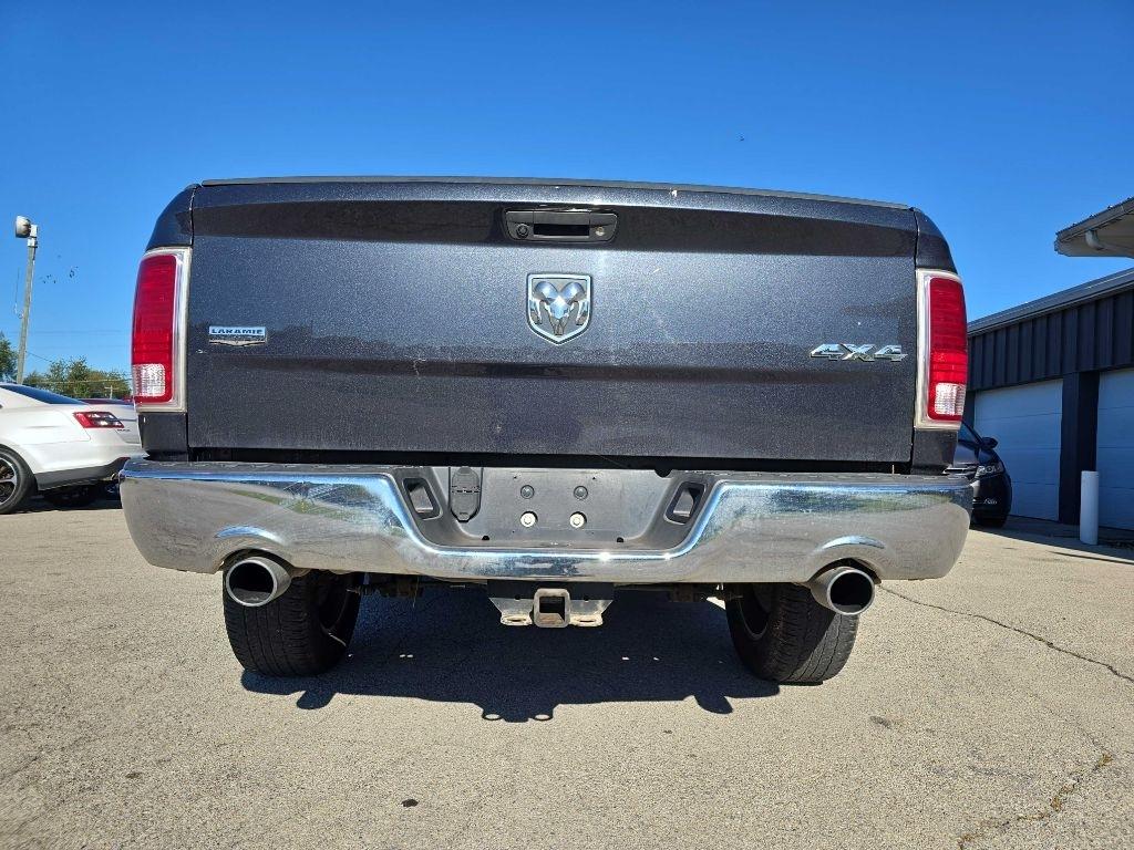 RAM 1500 4WD Crew Cab 140.5" Laramie 2016