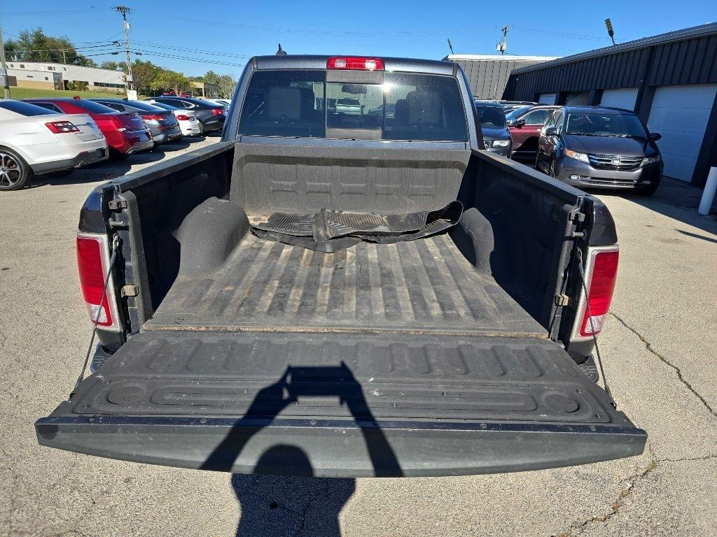 RAM 1500 4WD Crew Cab 140.5" Laramie 2016