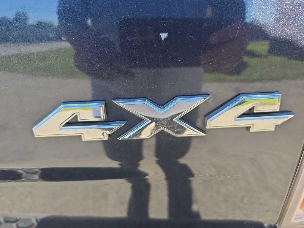 RAM 1500 4WD Crew Cab 140.5" Laramie 2016